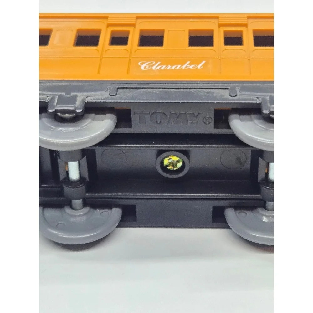 Tomy Thomas & Friends Clarabel Passenger Coach Train Car 2004 TrackMaster Plarai